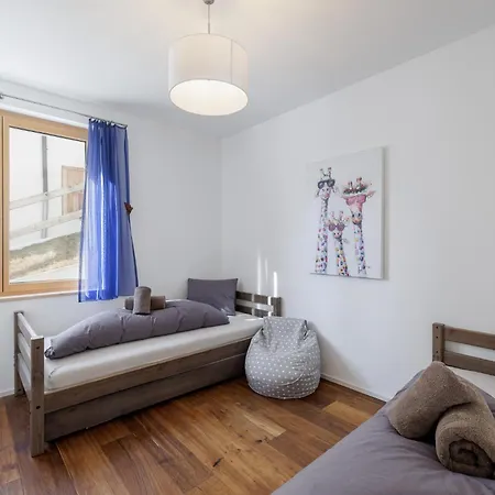 Chasa Alpvista Apartment